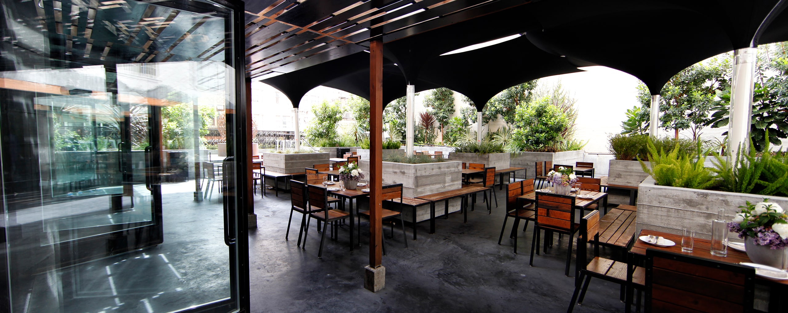 San-Francisco-Jones-Exterior-Patio-Vacant-Day-1-min