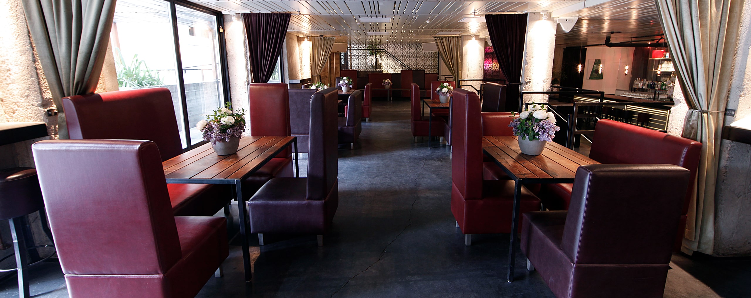 San-Francisco-Jones-Interior-Booths-Vacant-Day-3-min